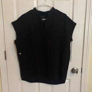 Women’s Medium Black Figs Scrub Top